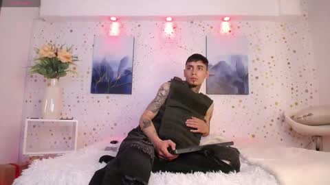 Max online show from February 1, 12:15 pm