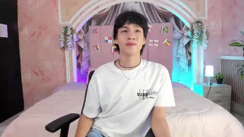 Snapshot of max_hunter1 chatting on July 15, 6:07 am Max online show from July 15, 6:07 am