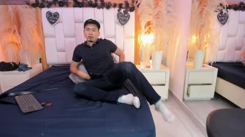 max_huntter online show from March 28, 2:11 am