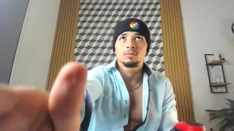 max_jowel online show from November 23, 12:21 am