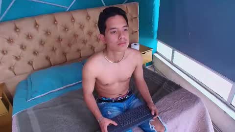 Max Myerss online show from March 28, 7:57 pm