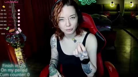 Snapshot of max_phoenix chatting on October 5, 7:23 pm Max online show from October 5, 7:23 pm