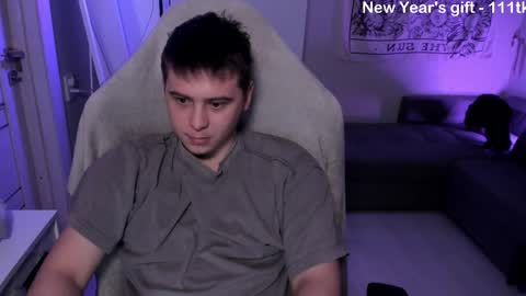 Snapshot of max_sm1th chatting on January 9, 8:10 pm Max online show from January 9, 8:10 pm