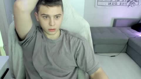 Snapshot of max_sm1th chatting on February 10, 7:45 am Max online show from February 10, 7:45 am