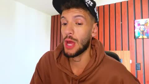 Snapshot of max_tayloor chatting on February 13, 8:05 pm Max Taylor online show from February 13, 8:05 pm