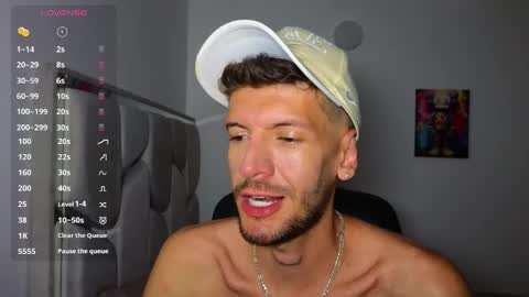 Snapshot of max_tayloor chatting on March 15, 9:15 am Max Taylor online show from March 15, 9:15 am