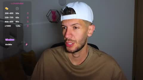 Snapshot of max_tayloor chatting on March 18, 5:21 am Max Taylor online show from March 18, 5:21 am