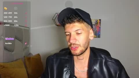 Snapshot of max_tayloor chatting on March 19, 3:32 am Max Taylor online show from March 19, 3:32 am