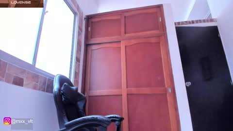 max_valiant1 online show from November 27, 5:26 pm