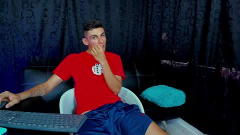 MAX     online show from December 16, 3:22 pm