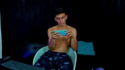 MAX     online show from December 20, 11:32 am