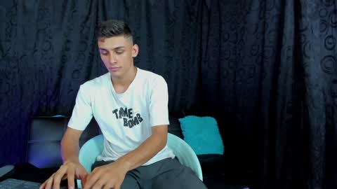 MAX     online show from December 22, 9:22 am