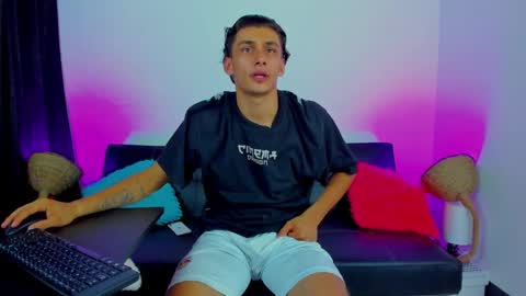 MAX     online show from September 30, 1:43 am