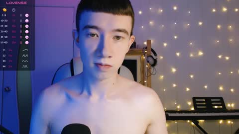 Snapshot of max_zife chatting on December 19, 7:07 am Max online show from December 19, 7:07 am