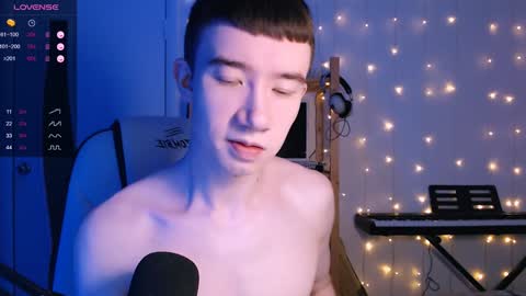 Snapshot of max_zife chatting on December 20, 5:47 am Max online show from December 20, 5:47 am