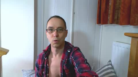 Max Davies online show from February 6, 1:03 pm