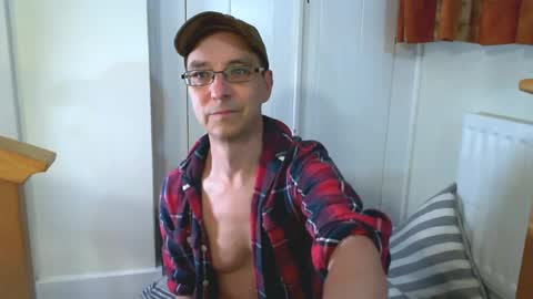Max Davies online show from May 7, 9:36 am
