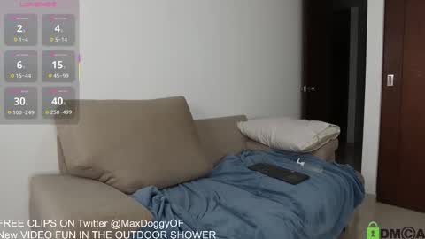 Snapshot of maxdoggy chatting on September 29, 10:14 pm MAXandJHONNY online show from September 29, 10:14 pm