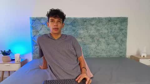 M A X F R O S T   online show from December 22, 7:11 pm