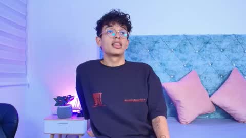 M A X F R O S T   online show from January 16, 7:07 pm