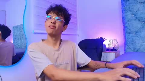 M A X F R O S T   online show from January 17, 7:39 pm