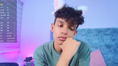 M A X F R O S T   online show from February 4, 7:31 pm