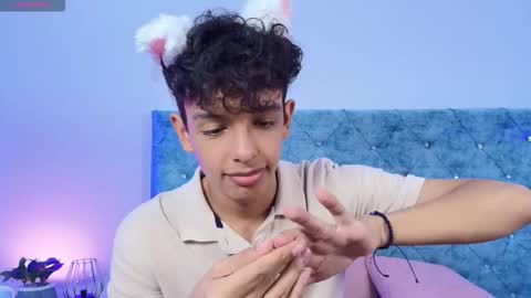 M A X F R O S T   online show from February 7, 7:28 pm