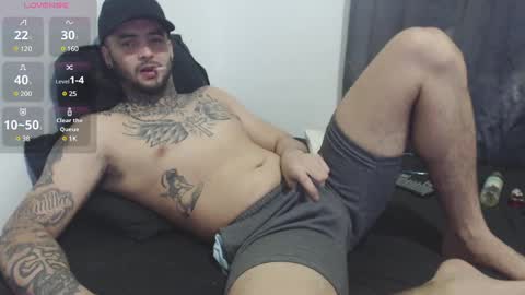 Snapshot of maxi_rogger chatting on December 29, 2:17 am maxi rogger online show from December 29, 2:17 am