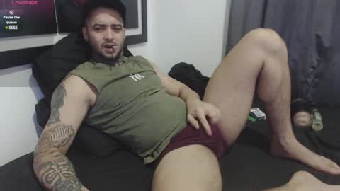 Snapshot of maxi_rogger chatting on January 19, 1:53 am maxi rogger online show from January 19, 1:53 am