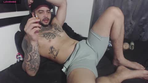 Snapshot of maxi_rogger chatting on February 12, 2:45 am maxi rogger online show from February 12, 2:45 am