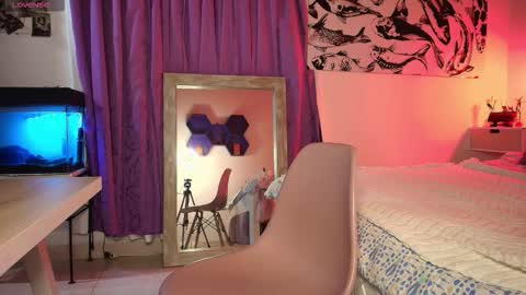 Snapshot of maxianomal chatting on February 8, 3:32 am Max online show from February 8, 3:32 am