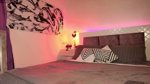 Snapshot of maxianomal chatting on February 18, 2:29 am Max online show from February 18, 2:29 am