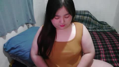 Snapshot of maxie_cat chatting on February 2, 11:51 am Maxie online show from February 2, 11:51 am