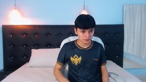 Snapshot of maxii18_ chatting on October 16, 1:34 pm -- -- online show from October 16, 1:34 pm