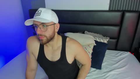 Maximo Wolf online show from February 18, 1:54 am