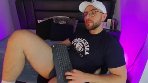 Maximo Wolf online show from March 5, 3:08 am