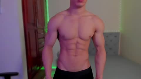 Snapshot of maxiimus__ chatting on December 17, 2:12 am Maximus online show from December 17, 2:12 am