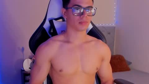 Snapshot of maxiimus__ chatting on January 15, 9:20 pm Maximus online show from January 15, 9:20 pm