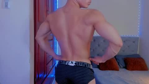 Snapshot of maxiimus__ chatting on January 20, 9:01 pm Maximus online show from January 20, 9:01 pm