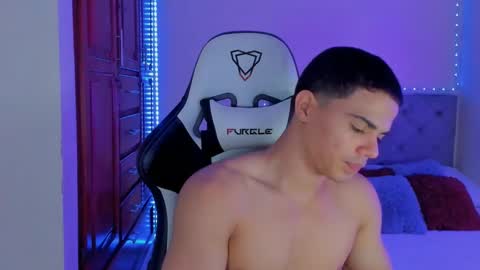 Snapshot of maxiimus__ chatting on February 6, 12:54 am Maximus online show from February 6, 12:54 am