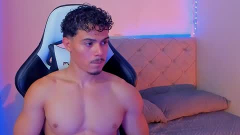 Snapshot of maxiimus__ chatting on September 23, 1:30 am Maximus online show from September 23, 1:30 am