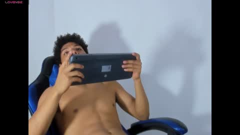 Maximiliano online show from July 18, 1:48 pm