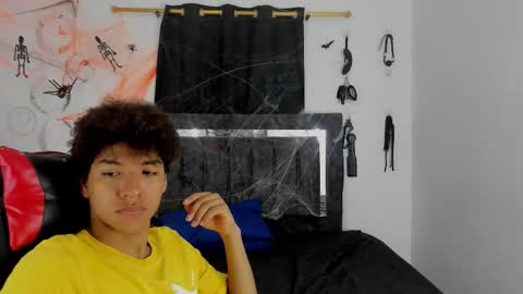 Maximiliano online show from November 1, 7:49 pm