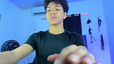 Maximiliano online show from December 2, 7:09 pm