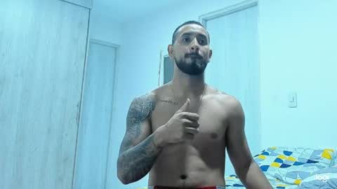 Snapshot of maximo004 chatting on April 2, 1:47 am Maximo online show from April 2, 1:47 am