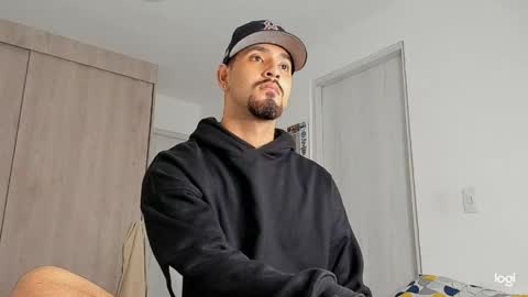 Snapshot of maximo004 chatting on April 8, 4:34 am Maximo online show from April 8, 4:34 am