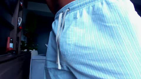 maximo_and_marcelo online show from May 5, 12:02 pm