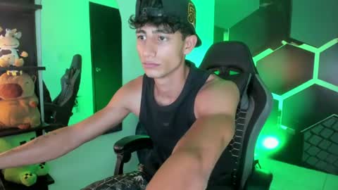 Snapshot of maximo_romano chatting on July 1, 7:02 pm Maximo online show from July 1, 7:02 pm