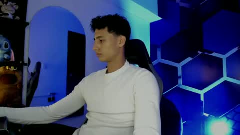 Snapshot of maximo_romano chatting on July 25, 7:33 pm Maximo online show from July 25, 7:33 pm