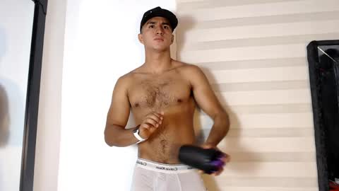 Snapshot of maximo_sebastian chatting on May 18, 1:56 am Maximo Sebastian online show from May 18, 1:56 am